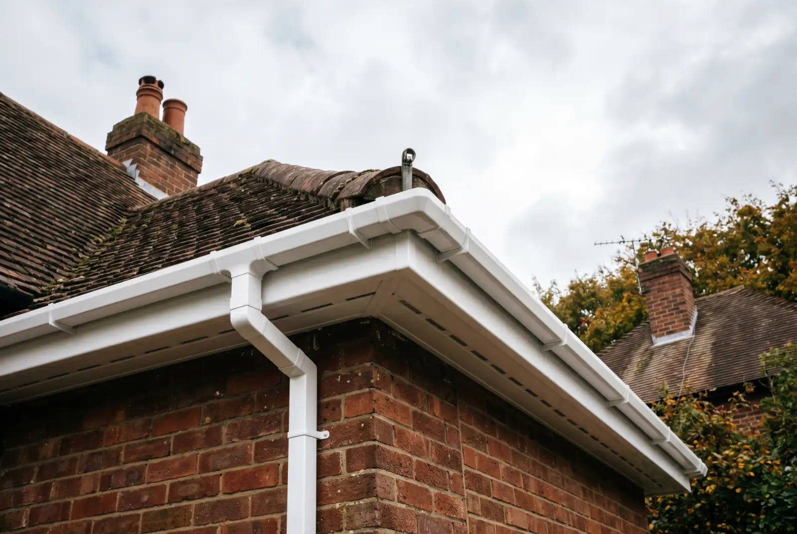 New uPVC gutters, fascias and soffits fitted to Oxford semi-detached house